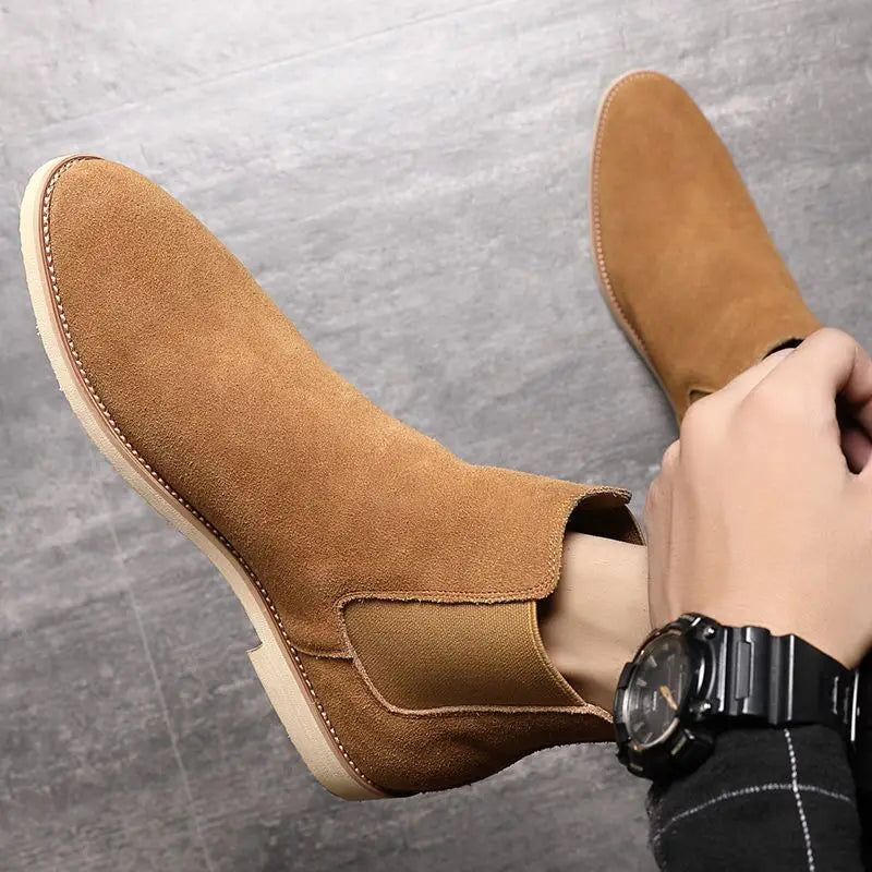 men's retro chelsea boots with medium-high ankle design