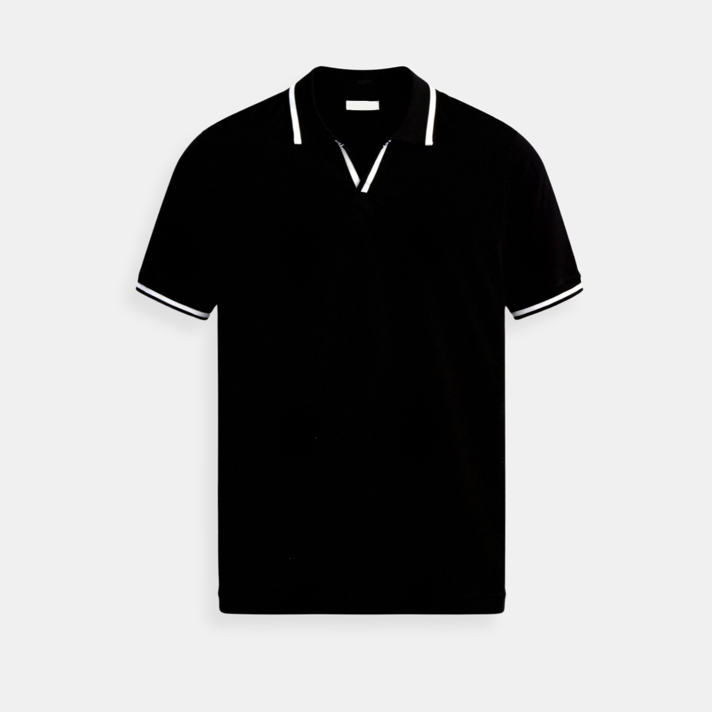 men's slim fit polo shirt with short sleeves and contrast detailing