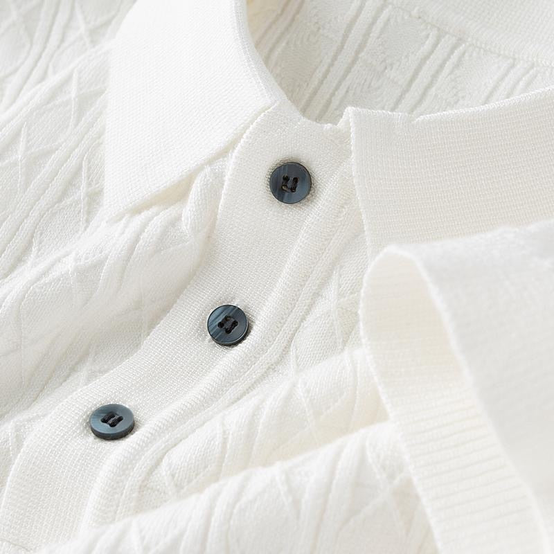 men's textured short sleeve polo top with three-button placket